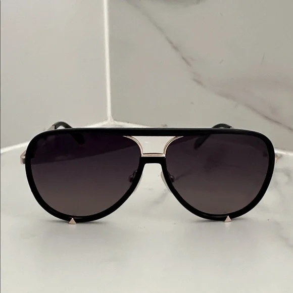 Quay High Profile Sunglasses - Picture 3 of 7